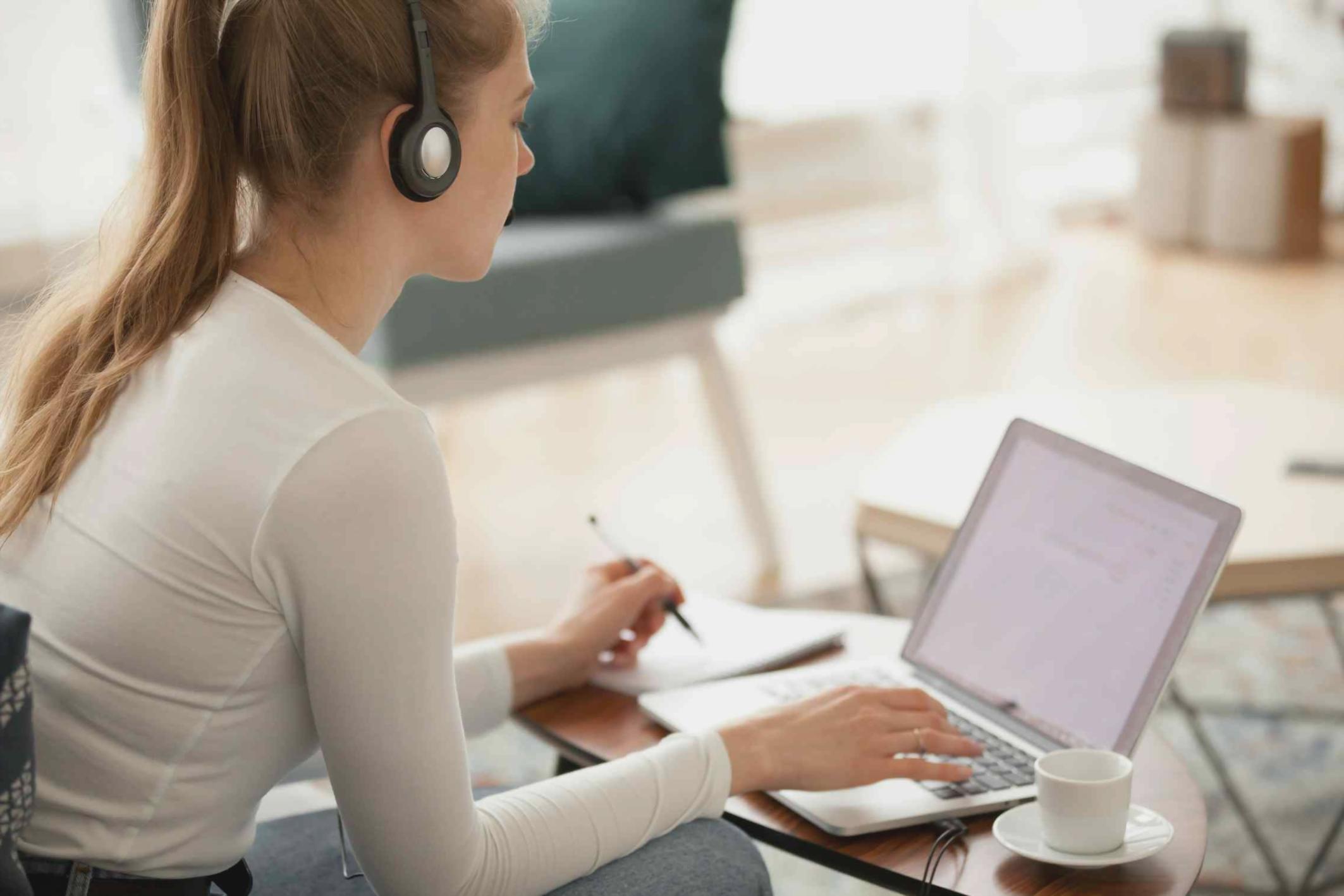 Sesión de formación práctica sobre técnicas avanzadas de SEO